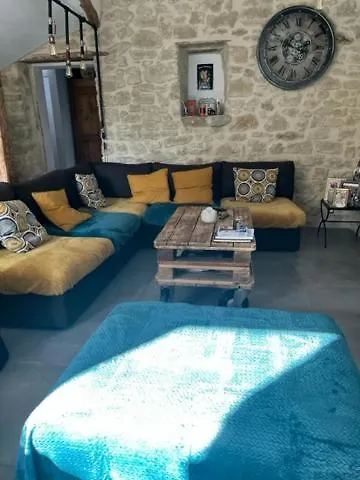 Mas De Ville Avec Piscine Dans Son Cocon De Verdure - Esprit Industriel Carpentras